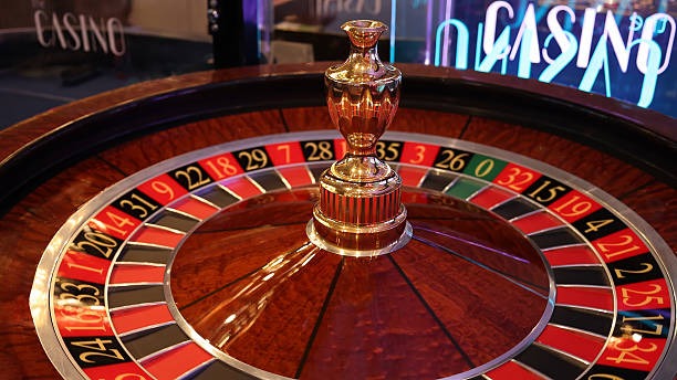 Mobile phone screen showing pola app with table betting interface